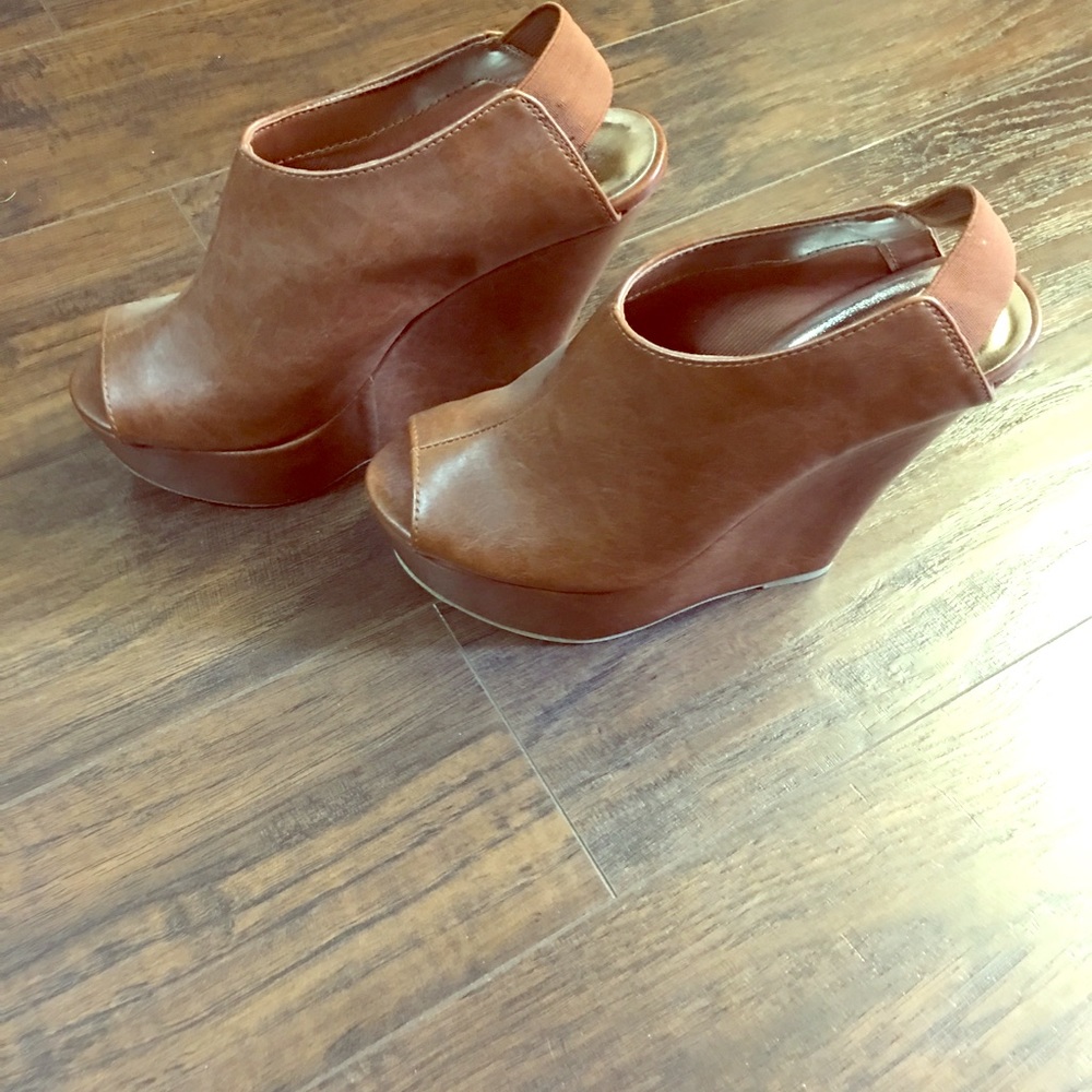 Madden girl wedges